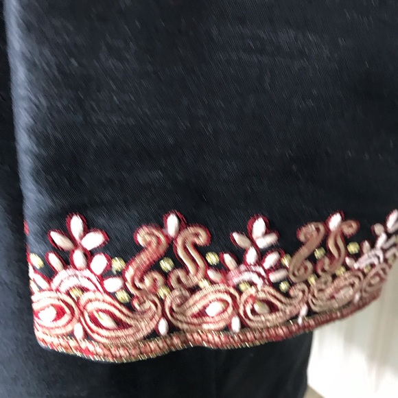 🧡 Embroidered Tunic 🧡 - Picture 12 of 12